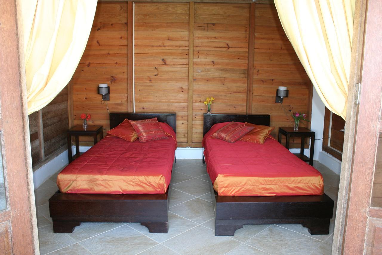 Statia Lodge Oranjestad  Buitenkant foto